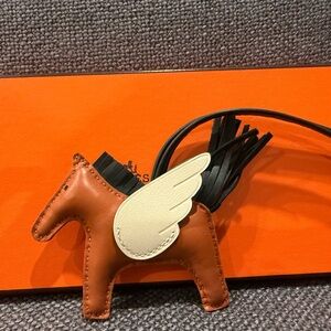 Hermes Pegase Gold Vert Fizz Vert Cypress charm